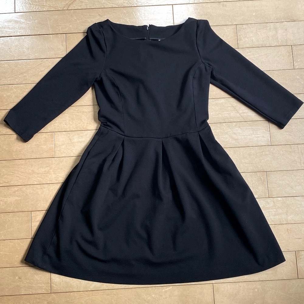 Banana Republic Black Fit-and-Flare Long Sleeve Dress with Pockets Size 6